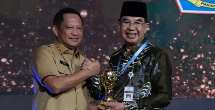Kota Magelang Terima UHC Award, 127.429 Warga Sudah Terjamin BPJS Kesehatan