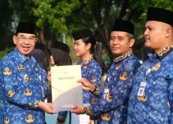 Terima SK Kenaikan Pangkat, Ratusan PNS di Magelang Diharapkan Lebih Berintegritas