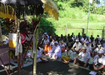 Sambut Hari Raya Nyepi, Umat Hindu di Magelang Langsungkan Upacara Melasti di Tuk Mas