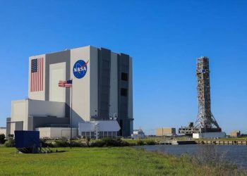 Publik Heboh Bumi Berputar Arah dan Matahari Terbit dari Barat, NASA Buka Suara!