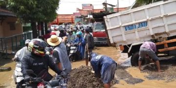 Banjir Kudus Bikin Jalan Macet, Pemkab Diminta Sediakan Jalur Alternatif