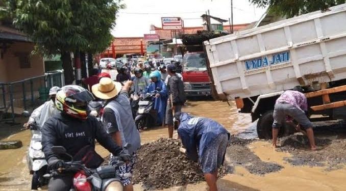 Banjir Kudus Bikin Jalan Macet, Pemkab Diminta Sediakan Jalur Alternatif