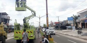 Jelang Mudik Lebaran, Sejumlah Jalan di Temanggung Dipasangi PJU dan Reflektor