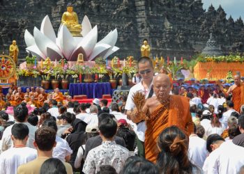 4.500 Umat Buddha Rayakan Waisak di Candi Borobudur