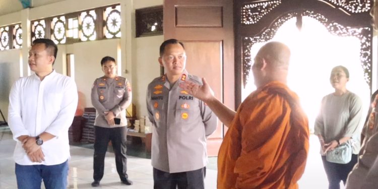 Lancarkan Perayaan Waisak, Polres Jepara Turunkan 50 Personel Amankan Vihara