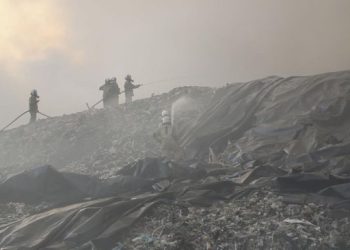 Kebakaran Hebat, Butuh Satu Minggu untuk Dinginkan TPA Jatibarang