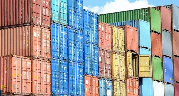 Akibat Kebijakan Baru, Puluhan Kontainer Barang Kiriman PMI Tertahan di Bea Cukai Semarang