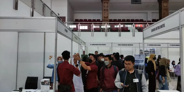 50 Perusahaan Sediakan Lapangan Kerja di Job Fair Magelang 2024