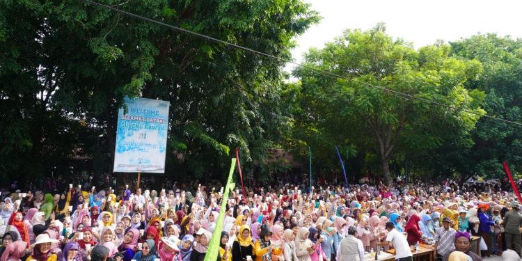 Rekor Muri Spektakuler, 7.857 Perempuan Berkebaya Kompak Seduh Kopi Jepara