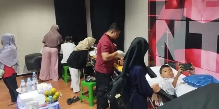 Peduli Anak Yatim dan Dhuafa, PLN Salatiga Bersama Lazis Jateng Gelar Semarak Khitan Ceria