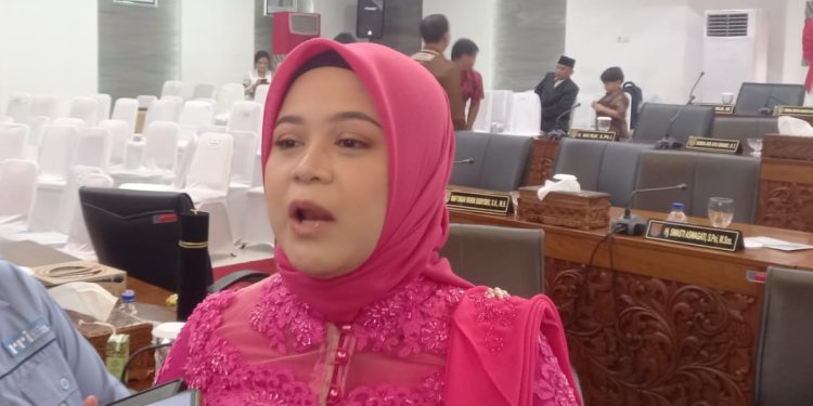 Dilantik Jadi Pimpinan DPRD Semarang Sementara, Mbak Tunjung Siap Belajar Banyak Hal