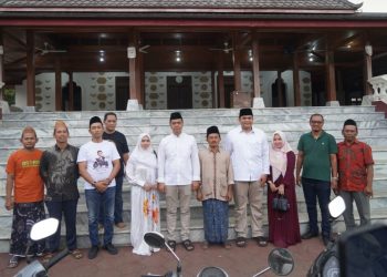 Resmi Daftar ke KPU Jepara, Witiarso Utomo-Ibnu Hajar Sempatkan Ziarah ke Makam Mentingan