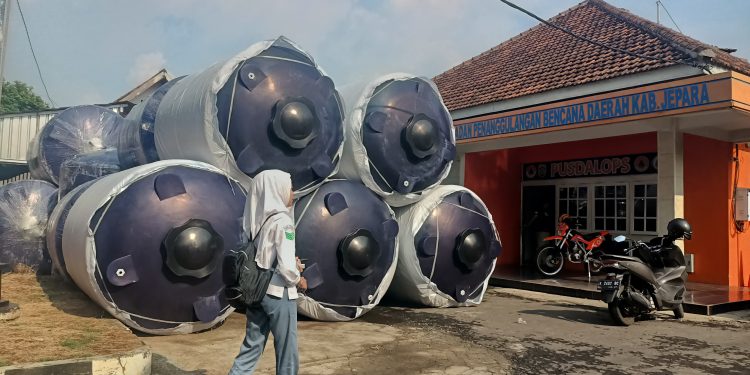 BPBD Jepara Terima Bantuan 20 Tandon Air dari BNPB untuk Atasi Kekeringan