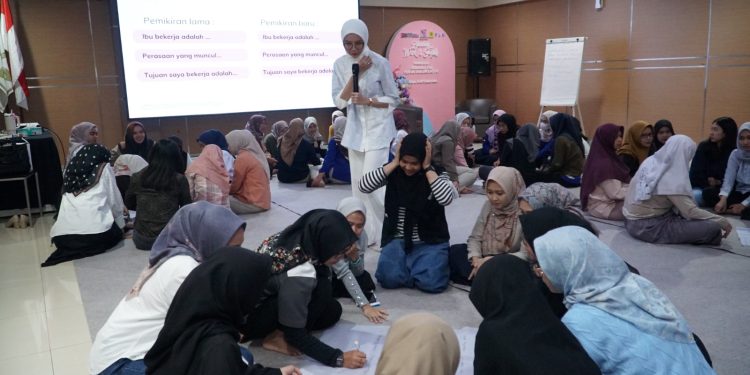 Selaraskan Peran Ganda Perempuan, PLN UIK Tanjung Jati B Beri Pendidikan Kesehatan Mental untuk Karyawati