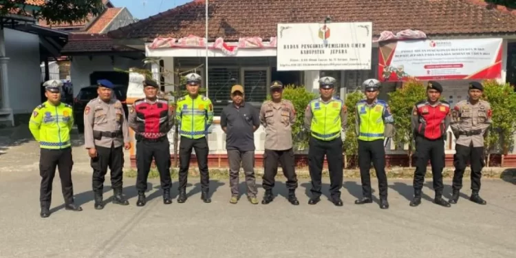Jelang Pilkada 2024, Polres Jepara Tingkatkan Patroli di KPU dan Bawaslu