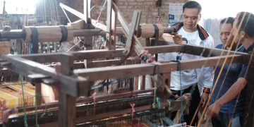 Mas Wiwit Dorong Modernisasi Sentra Kain Troso untuk UMKM Naik Kelas