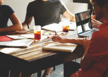 Mengenal Jam Koma, Istilah Gen Z Akibat Turunnya Produktivitas