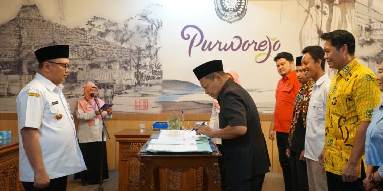 Pemkab Purworejo Beri Bantuan Senilai Rp482,2 Juta ke 9 Parpol di DPRD