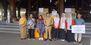 Dorong Produksi Pengolahan Ikan, Pemkab Berikan Bantuan Alat untuk Kelompok Usaha Perikanan