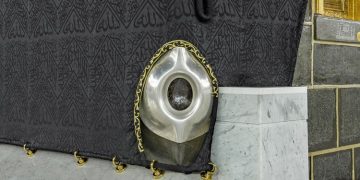 Kisah Batu Hajar Aswad Jatuh dari Surga dan Hasil Penelitian Ilmuwan