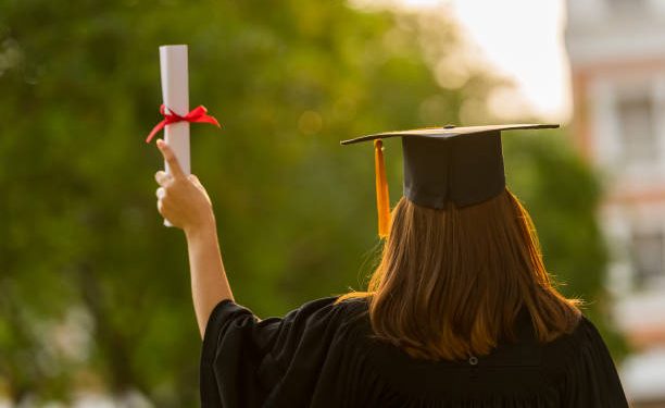 Jurusan Kuliah dengan Peluang Kerja dan Gaji Tertinggi