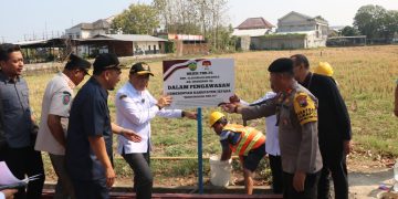 Tegakkan Wajib Pajak, Pemkab Jepara Pasang Plang di Aset Penunggak Pajak