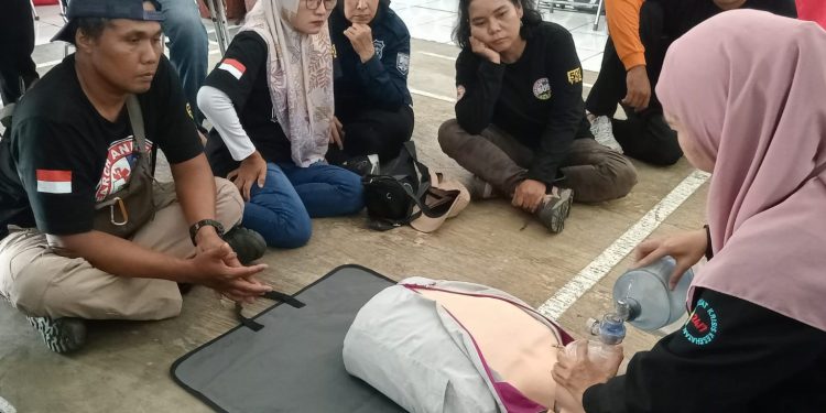 Bentuk Kecamatan Tangguh Bencana, BPBD Kabupaten Semarang Latih First Aid pada Relawan