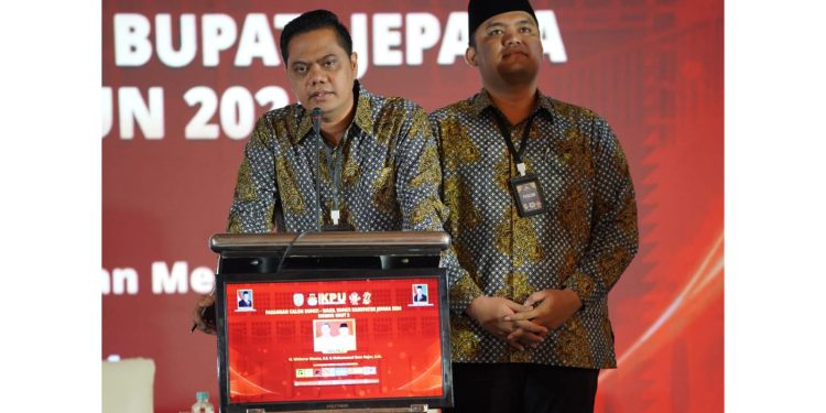 Jepara Mulus: Paslon Mawar Angkat Komitmen Infrastruktur Jalan Tanpa Lubang di Debat Terakhir