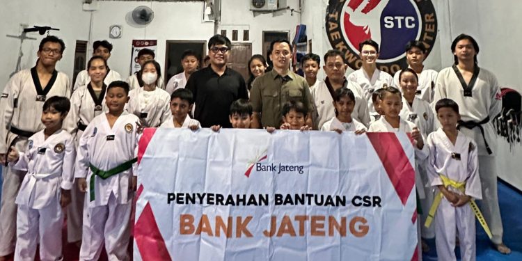 Sudarsono Salurkan Hibah ke Dojang Taekwondo Sahabat untuk Siapkan Generasi Unggul