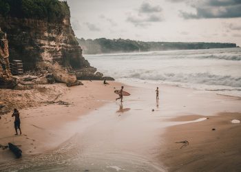 15 Tempat Wisata yang Tak Layak Dikunjungi 2025, Kenapa Ada Bali di Daftar Teratas?