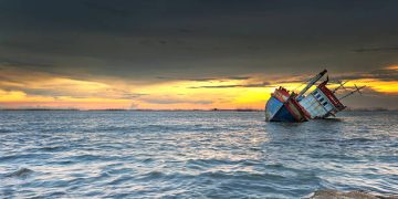 Kelebihan Penumpang, Kapal Wisata “Sea Story” Tenggelam di Laut Merah