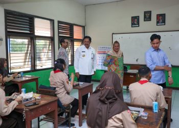 Wapres Gibran Tinjau Langsung Program Makan Bergizi Gratis di Semarang