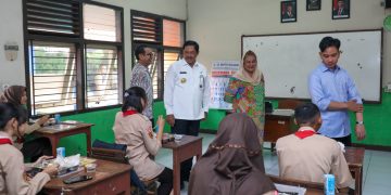 Wapres Gibran Tinjau Langsung Program Makan Bergizi Gratis di Semarang