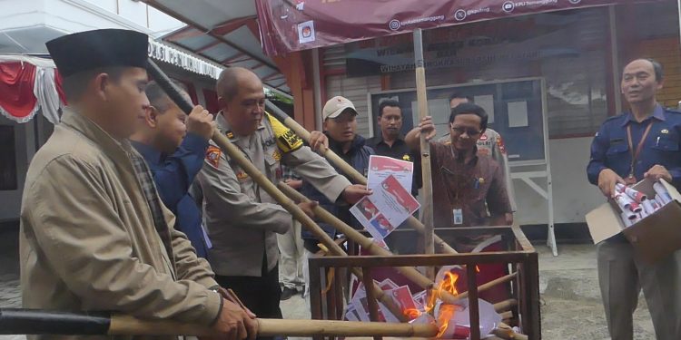 KPU Temanggung Musnahkan 780 Surat Suara Rusak dan Sisa