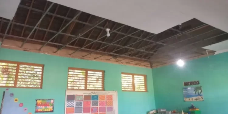 Plafon Ruang Kelas SD di Sragen Ambrol, Timpa Siswa saat KBM