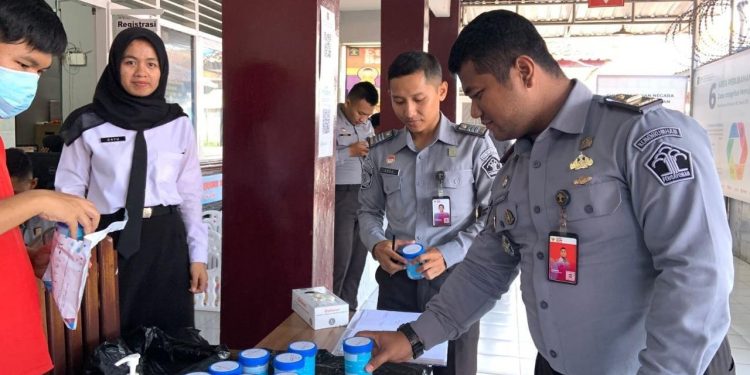 Cegah Peredaran Narkoba, Rutan Pekalongan Intensifkan Tes Urin WBP dan Pegawai