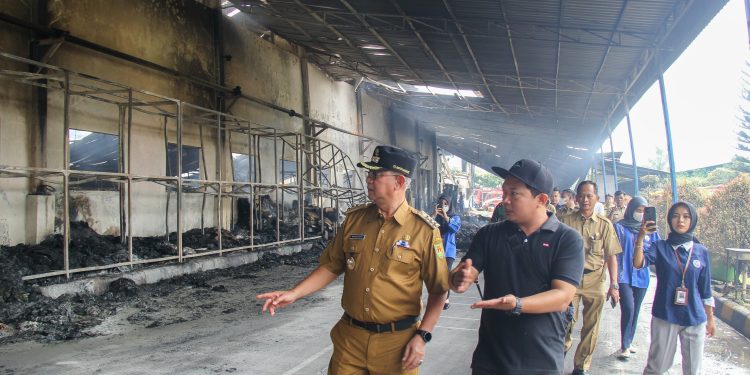 Kebakaran Hebat Hanguskan Pabrik PT AAM Magelang, Ribuan Karyawan Gantungkan Nasib