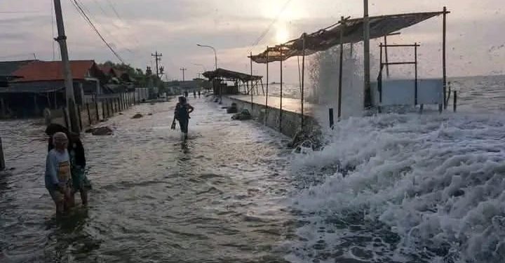 BMKG Ingatkan Kewaspadaan Banjir Rob Pesisir Utara Jawa Tengah di Momen Tahun Baru