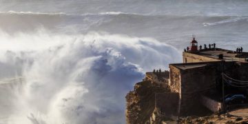 BMKG Peringatkan Gelombang Tinggi hingga 4 Meter, Berikut Daftar Perairan Paling Berpotensi