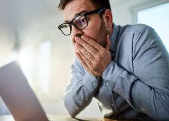 Ketahuan Pura-pura Kerja Pakai Keyboard Palsu, Puluhan Karyawan Bank Dipecat