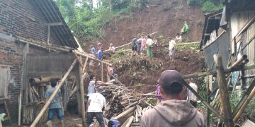 Hujan Deras Berjam-jam Sebabkan Longsor di Windusari Magelang