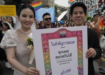 Usai Dilegalkan Pemerintah, Ratusan Pasangan ‘Pelangi’ di Thailand Lakukan Nikah Massal