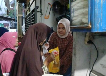 Peduli Kelompok Rentan, Mbak Tunjung Salurkan 1.000 Paket Sembako untuk Lansia dan Janda