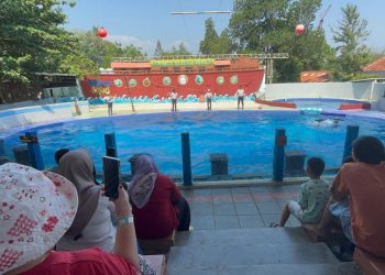 Libur Sekolah, Safari Beach Batang Dipadati Wisatawan Antar Daerah