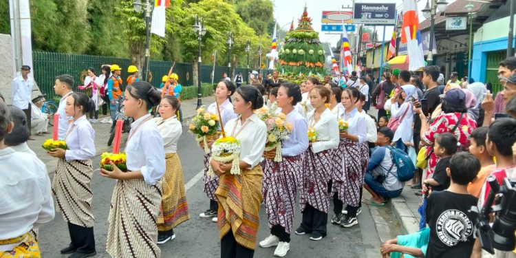 11 Ribu Umat Buddha Ikuti Pujayatra dari Mendut ke Borobudur, Simbol Perjalanan Spiritual Ashada 2025