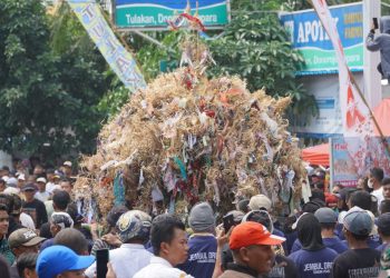 Jembul Tulakan Warisan Spiritualitas Ratu Kalinyamat, Ribuan Warga Ramaikan Tradisi di Donorojo