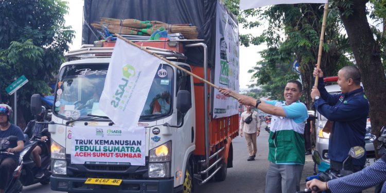 Lazis Jateng Berangkatkan Truk Kemanusiaan dan Kirim Bantuan untuk Korban Bencana Sumatra