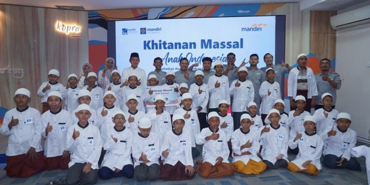 Sambut Libur Semester, MAI Layani Khitan Massal Gratis Untuk Anak di Semarang