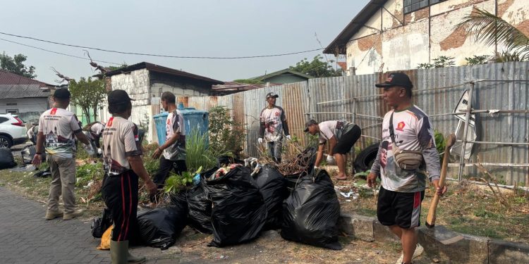 Gerakan Indonesia ASRI Terus Berlanjut, Kader Gerindra Semarang Bersihkan Lingkungan dan Tanam Pohon