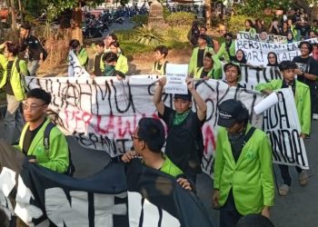 Demo di Kantor Gubernur Jateng, Mahasiswa Tolak Campur Tangan Asing dalam Penegakan Hukum Kasus Karhutla